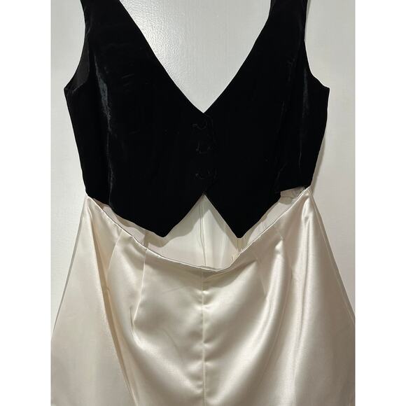 For Love and Lemons Drew Velvet Romper Black White Size Medium NWT Satin Shorts - Picture 6 of 16